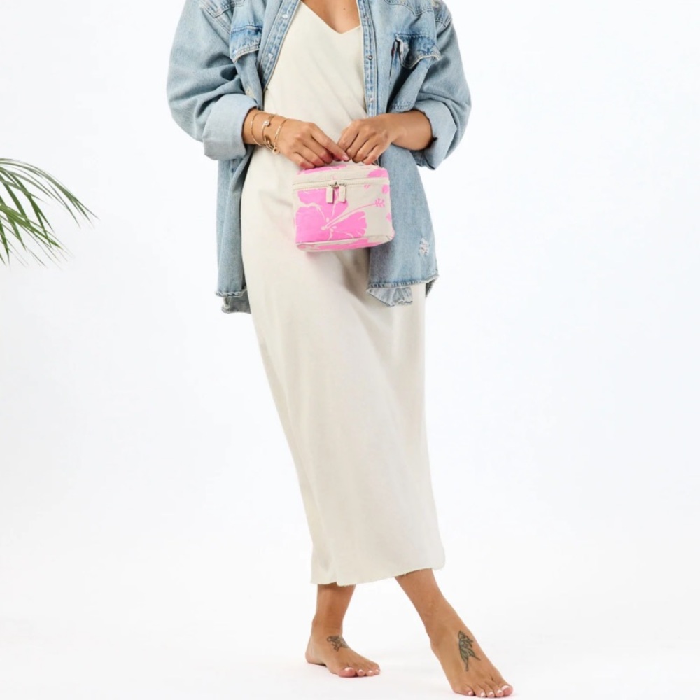 New Aloha Collection Pink Hibiscus Cabin Crew - Picture 3 of 6